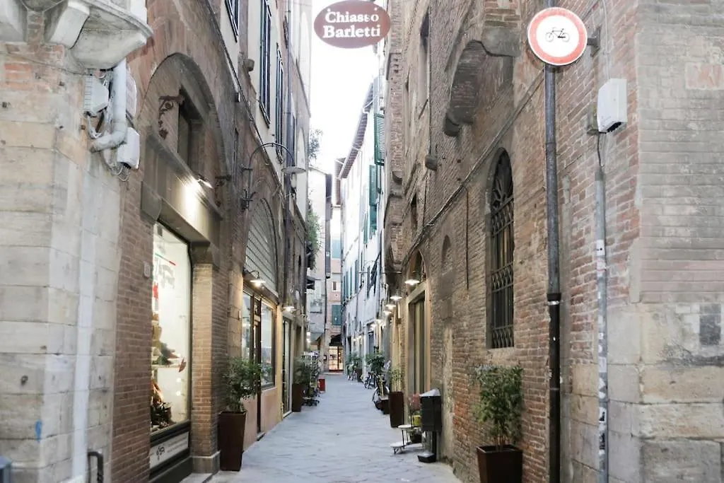 *New Attic*-Lucca Citycenter-Balcony-Netflix Appartamento