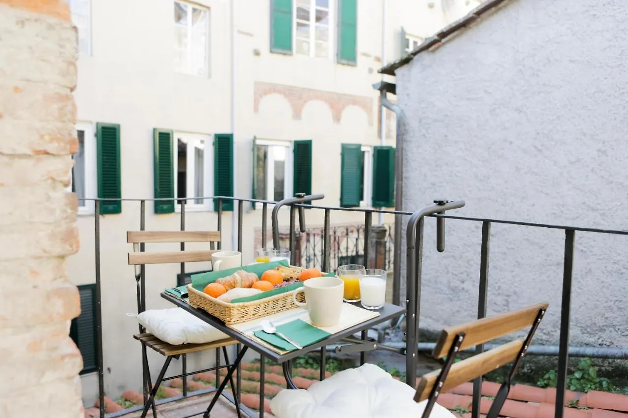 Appartamento *New Attic*-Lucca Citycenter-Balcony-Netflix