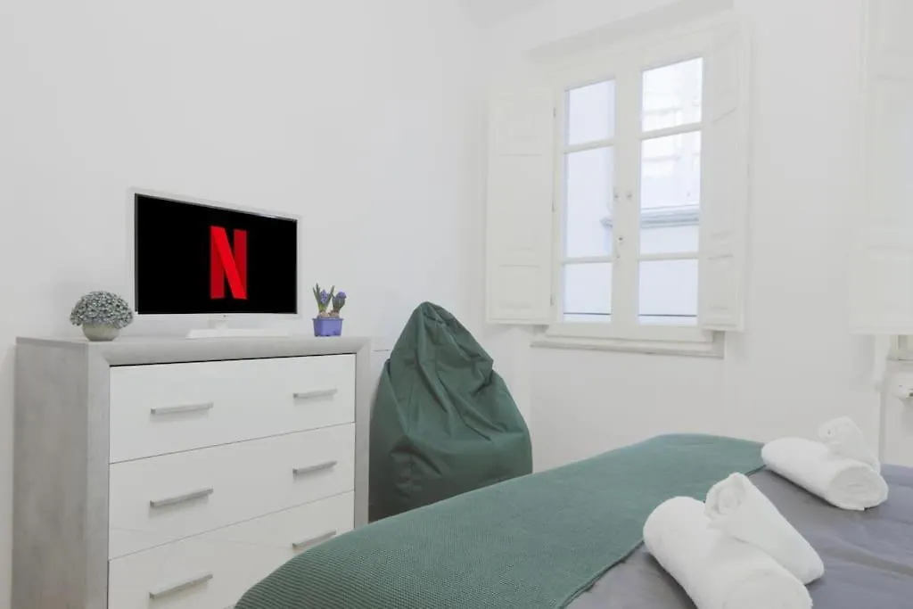 Apartment *New Attic*-Lucca Citycenter-Balcony-Netflix